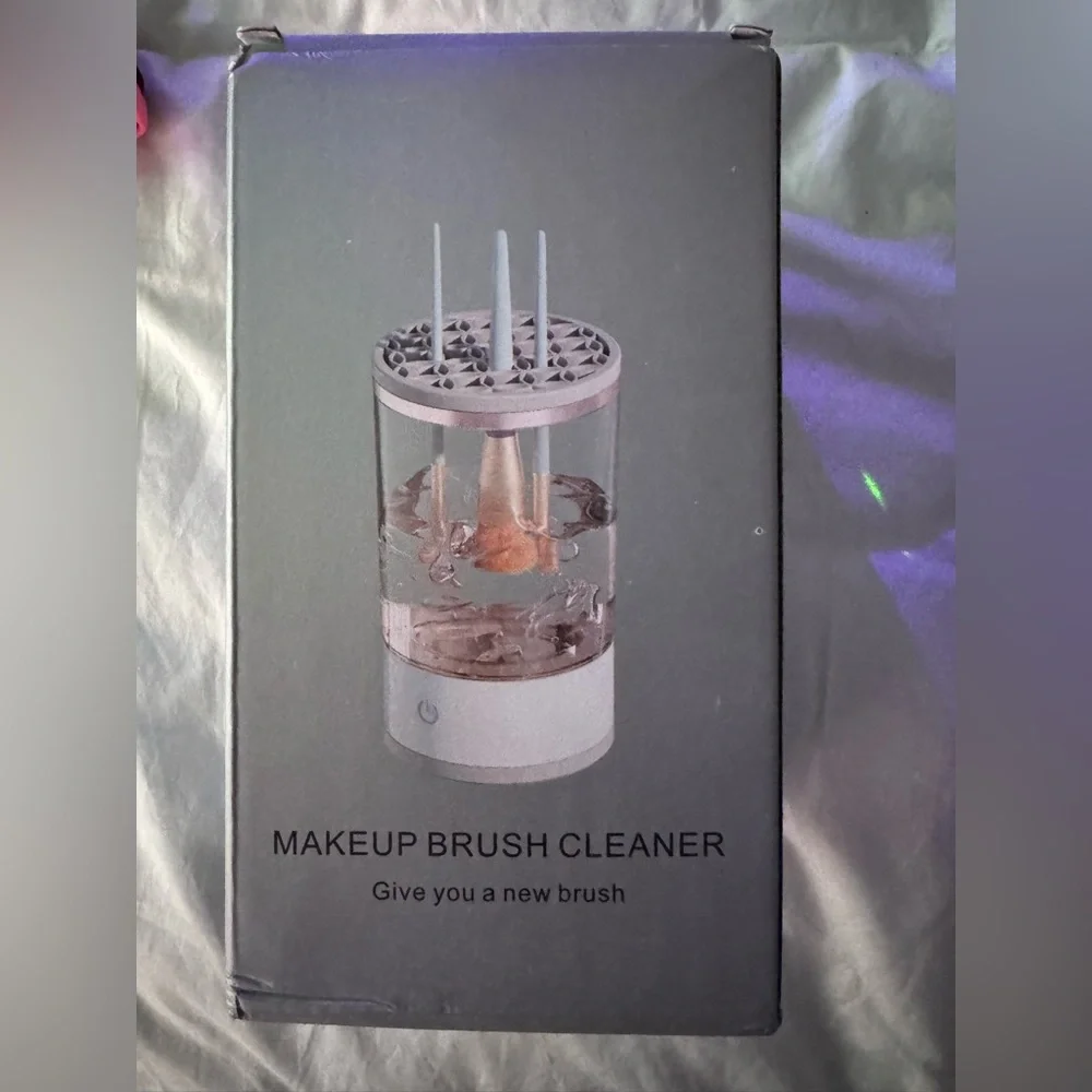 Electric Makeup Brush Cleaner Beauty Makeup Brushes Set BNWT in original box